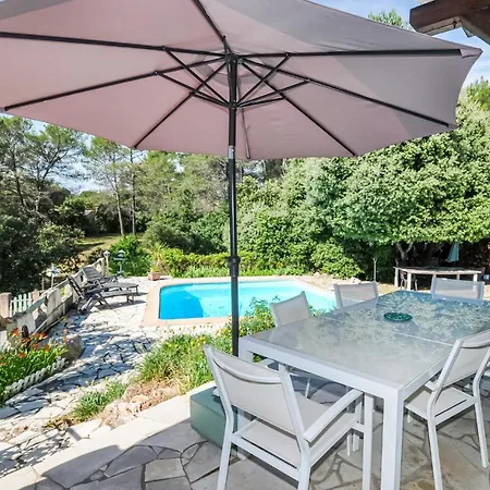 Holiday Le Cours K-728 Hébergement de vacances La Bouverie